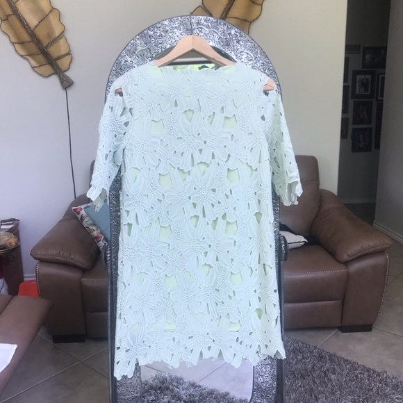 Spring dress - Picture 5 of 8